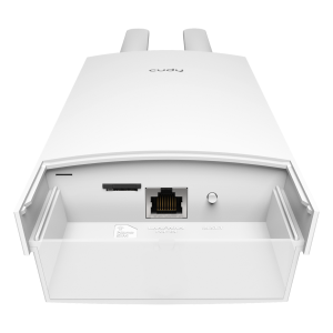 LAN Port und Reset-Knopf des Cudy LT700 Outdoor LTE Routers