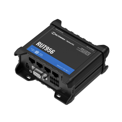 Seitliche Ansicht mit Antennenanschl&uuml;ssen f&uuml;r WLAN und LTE Antennen am RUT956 Router von TELTONIKA