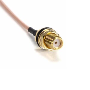 Nahaufnahme des U.FL Steckers des Pigtails