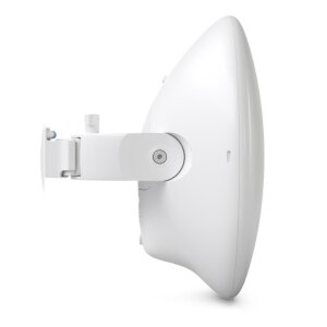 Ubiquiti WAVE-NANO in outdoor use mounted on a pole
