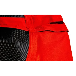 Detailed view of the robust suspension of a red saucer nest swing with 150 kg load capacity.