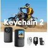 Nahaufnahme der AKASO Keychain 2 mit offenem USB-C-Anschluss für externes Mikrofon
