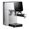 Kompakte Xiaomi Siebträgermaschine in einer kleinen Küche, die einen doppelten Espresso brüht.