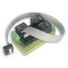 Nahaufnahme der Anschlüsse der tinycontrol LANKON-085 Relaisplatine, zeigt die Schraubklemmen und den IDC10-Stecker.