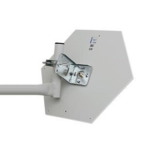 Detailed shot of the robust bracket of the Cyberbajt GigaEter 23, ensuring high wind resistance up to 306 km/h, a crucial aspect of Antenna Mounting Accessories.