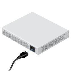 Rückseite des UniFi Switches mit EU Anschlussbuchse