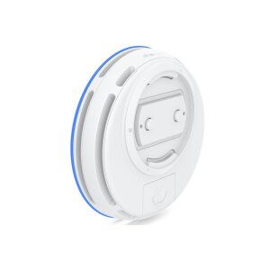 Installierte Ubiquiti UBB-XG an einem Mast, die eine 10G-Gebäudeverbindung mit 6 GBit/s Durchsatz herstellt.