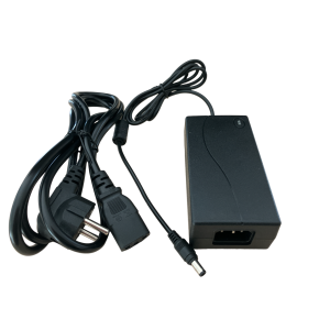 Universal 12V / 1A Steckernetzteil mit 5.5 / 2.1mm...