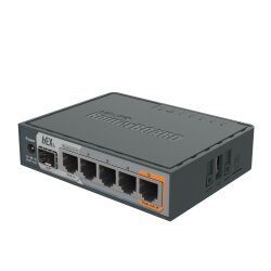 Seitliche Ansicht mit 5 RJ45 Gigabit Ports einem SFP Port...