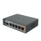 Seitliche Ansicht mit 5 RJ45 Gigabit Ports einem SFP Port sowie USB und microSD Slot