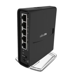 R&uuml;ckseite vom Mikrotik hAP ac2 Tower mit 5 RJ-45 Ports und einem USB Anschluss