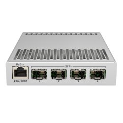 Vorderseite mit 4 SFP Ports und einem PoE-In Port