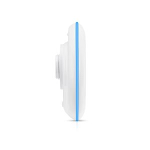 Installierte Ubiquiti UniFi UBB-EU Punkt-zu-Punkt Bridge an einer Hausfassade zur drahtlosen Verbindung zweier Gebäude.