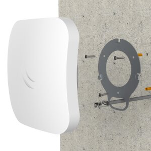 Montage Mikrotik cAP ac an einer Wand mit einem anderen Gehäuse welches im Lieferumfang enthalten ist