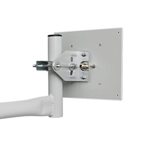 Rückseite mit N-Buchse und lackiertem Reflektor