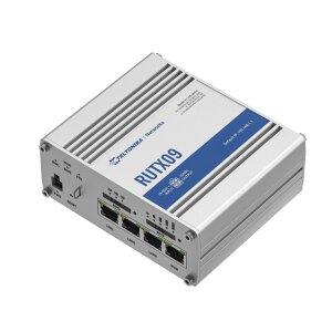 Seitliche Ansicht mit Antennenanschluss für LTE und GPS Antennen am TELTONIKA RUTX09